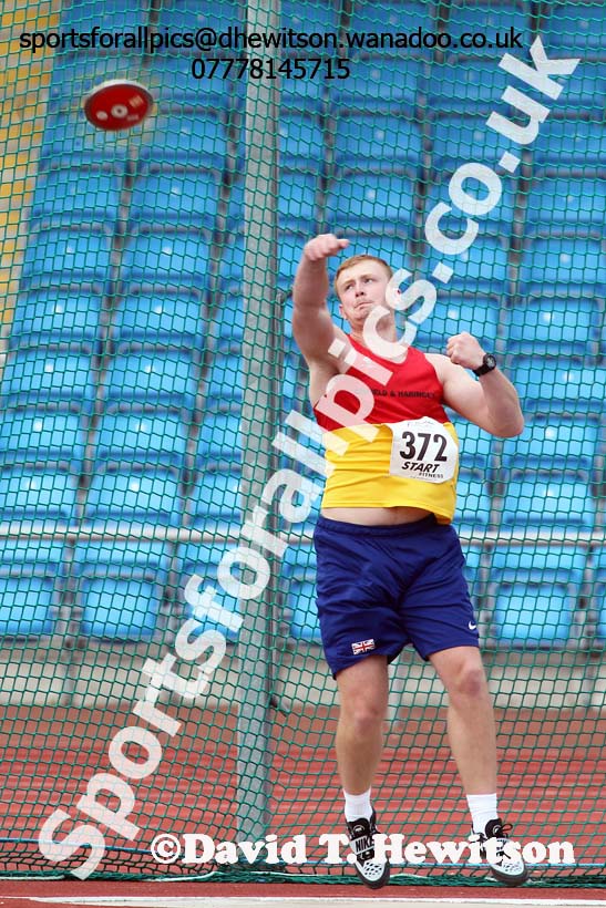 Mens  under-20s discus, Northern Senior and Under-20s Track and Field Champs., Manchester. Photo: David T. Hewitson/Sports for All Pics